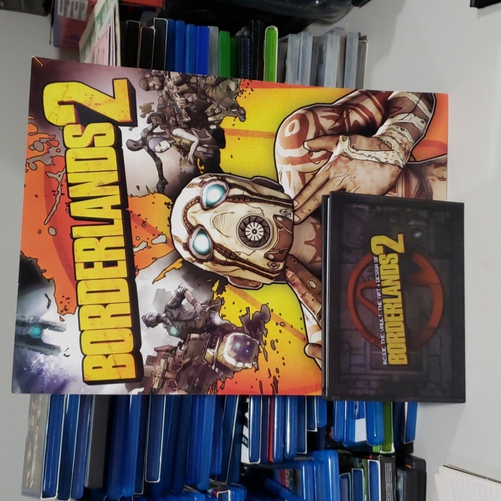 INSIDE THE VAULT: THE ART & DESIGN OF BORDERLANDS 2 HARDCOVER BOOK &  POSTER